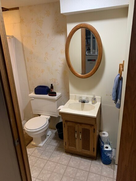 Building Photo - 108 Meadow Ln