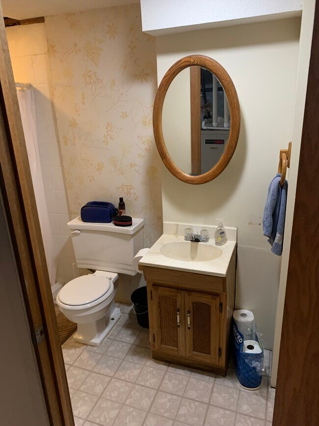 Building Photo - 108 Meadow Ln