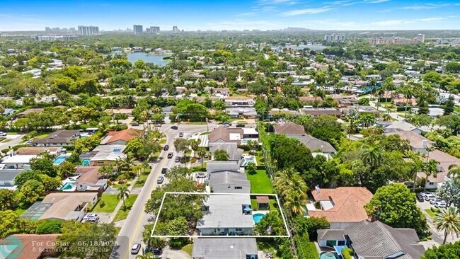 Building Photo - 20000 Highland Lakes Blvd