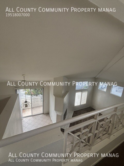 Building Photo - 1042 N Turner Ave