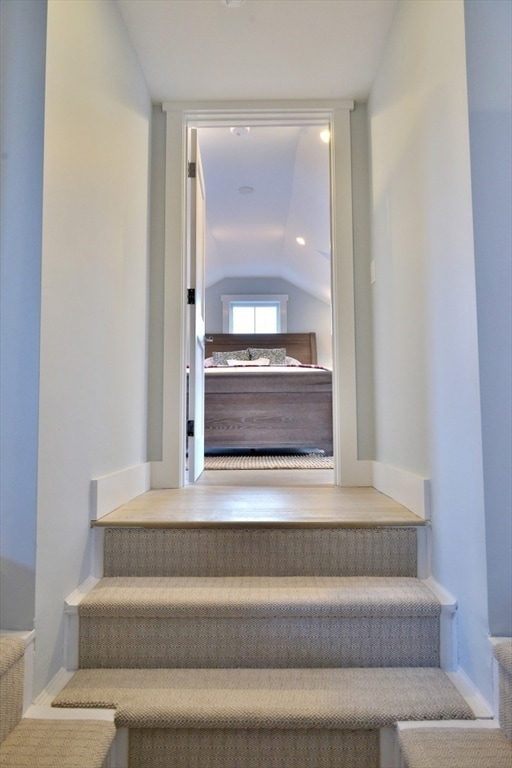 Building Photo - 5 Green Ln