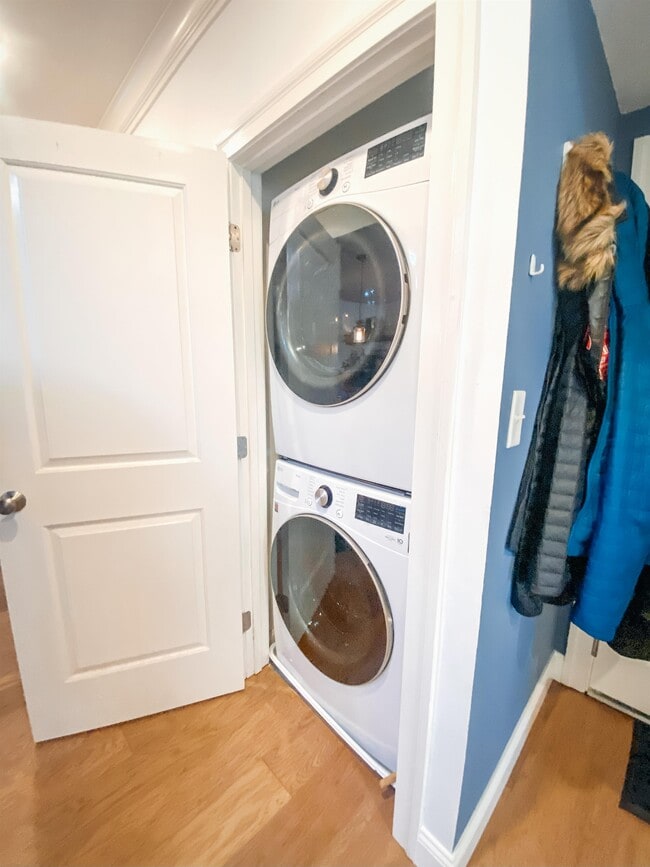 Building Photo - 121 Green St