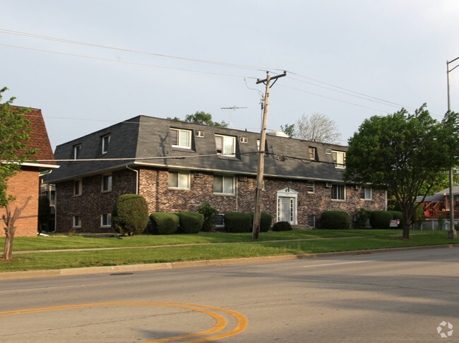 Building Photo - Twin Oaks West Apartments