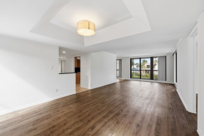 Building Photo - 4551 Gulf Shore Blvd N