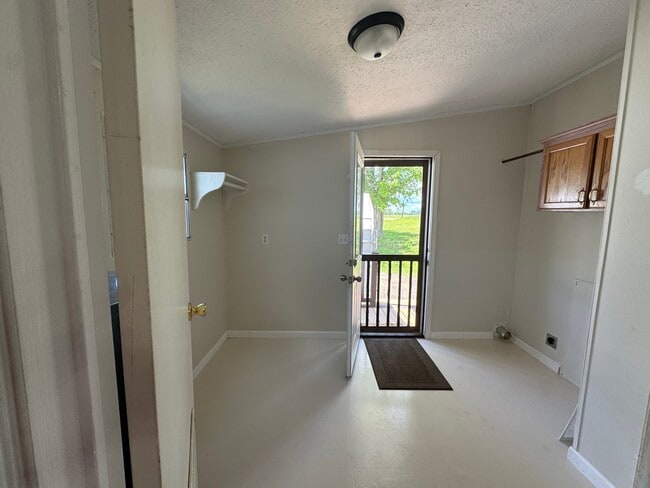 Building Photo - 12372 FM 1650