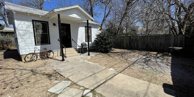 Primary Photo - Austin Back House