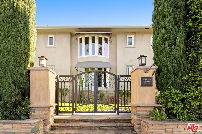 Building Photo - 1344 N Crescent Heights Blvd