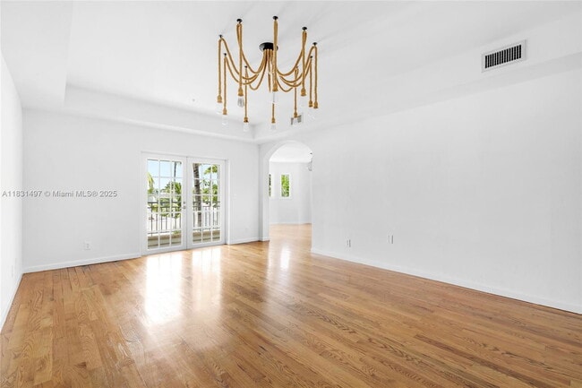 Building Photo - 1415 Sunset Harbour Dr