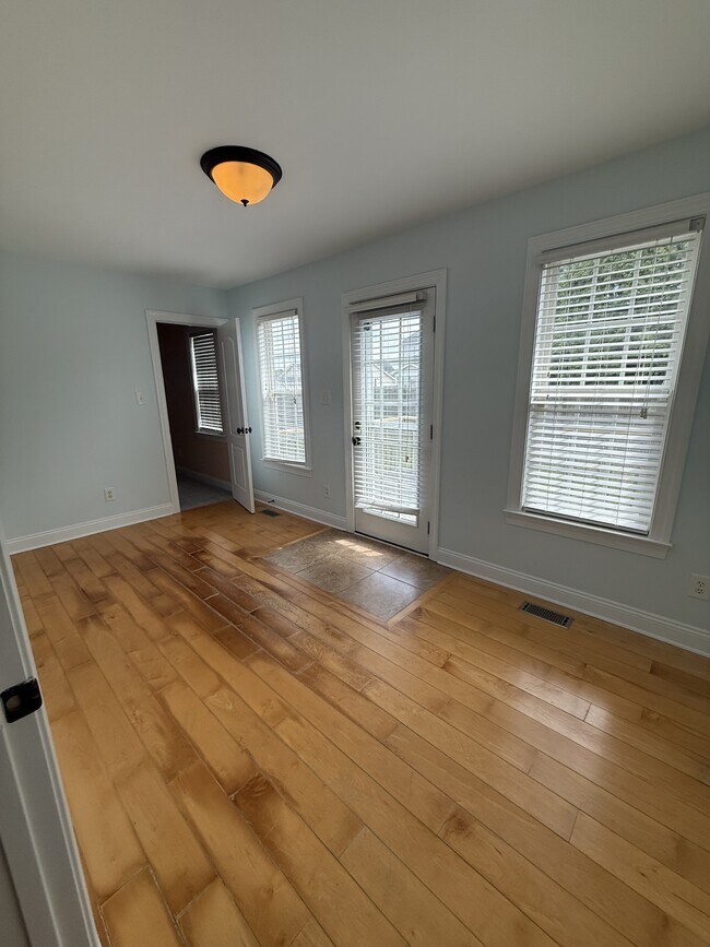 Building Photo - 66 Waxflower Dr