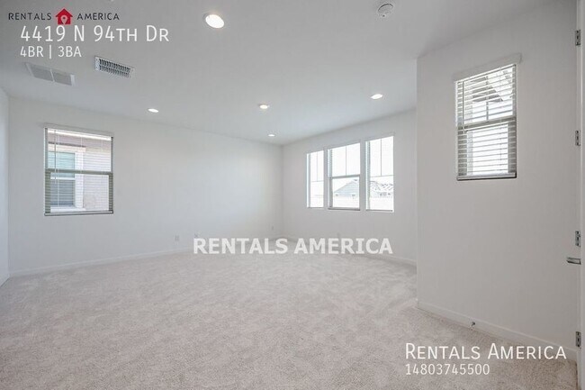 Building Photo - Gorgeous Open-Concept 4-Bedroom Home in a ...