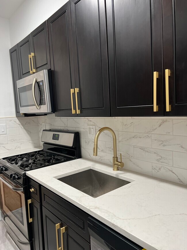 Building Photo - 1423 K St SE