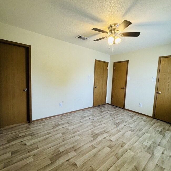 Building Photo - Modern Comfort Awaits: Spacious 2-Bedroom | 2.5-Bathroom Haven with Granite Elegance in Nederland...
