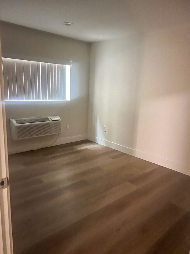 Interior Photo - 610 N Soto St