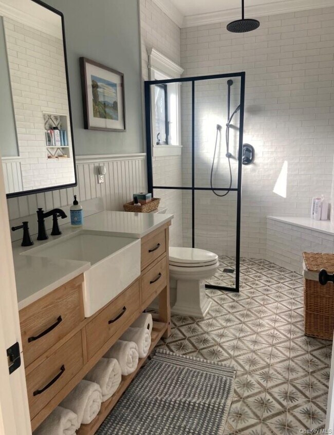 Building Photo - 224 Wilmot Rd