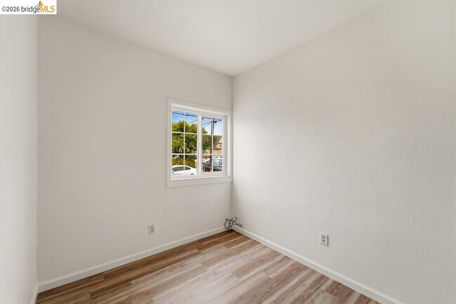 Building Photo - 400 Bissell Ave