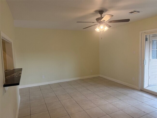 Building Photo - 6525 Renwick Dr