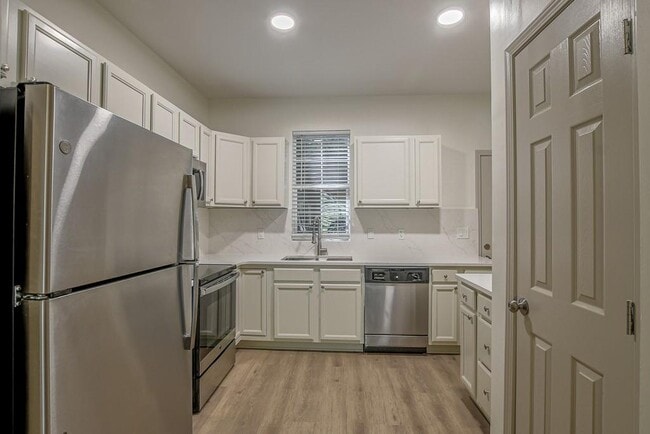 Building Photo - 70 Gardenia Dr NW