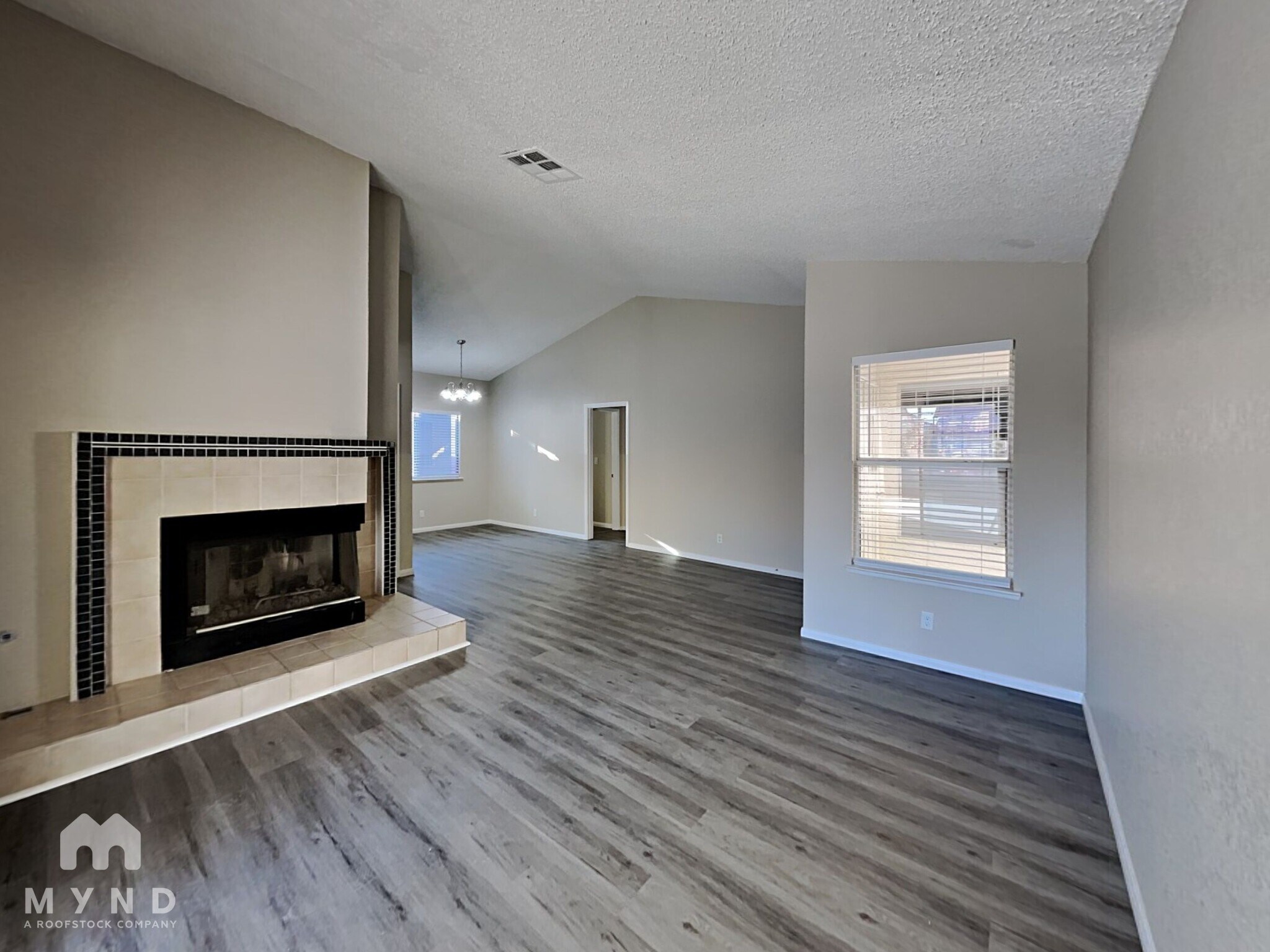 Building Photo - 5825 Goodsprings Ct