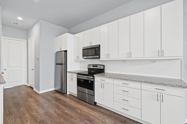 Building Photo - 18835 Elegance Ave