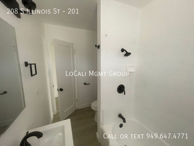 Building Photo - 208 S Illinois St