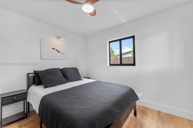 Building Photo - 9915 SW 212th St