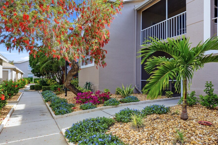 Building Photo - 8951 Veranda Way