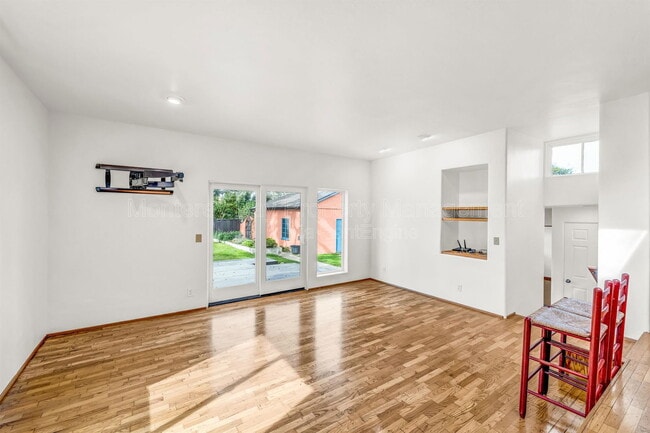 Building Photo - 940 14th St