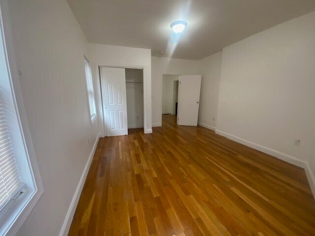 Building Photo - 176 Ferry St