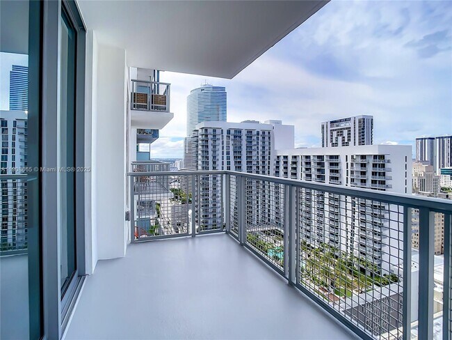 Building Photo - 340 SE 3rd St