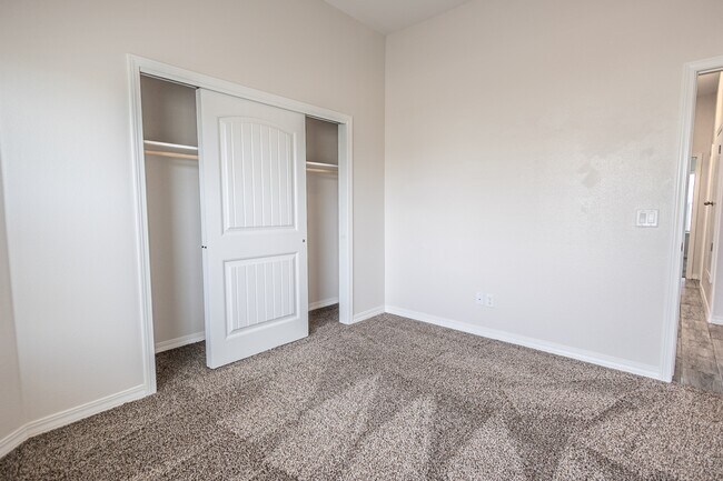 Building Photo - 14852 Mike a Mendoza Ave