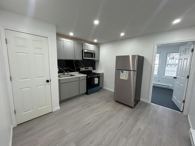 Building Photo - 222 W Patterson St