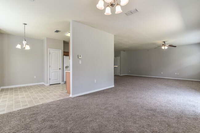 Building Photo - 124 Peoria Blvd