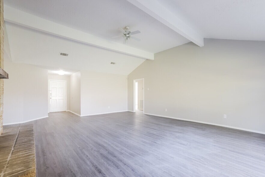 Building Photo - 3446 Hombly Rd