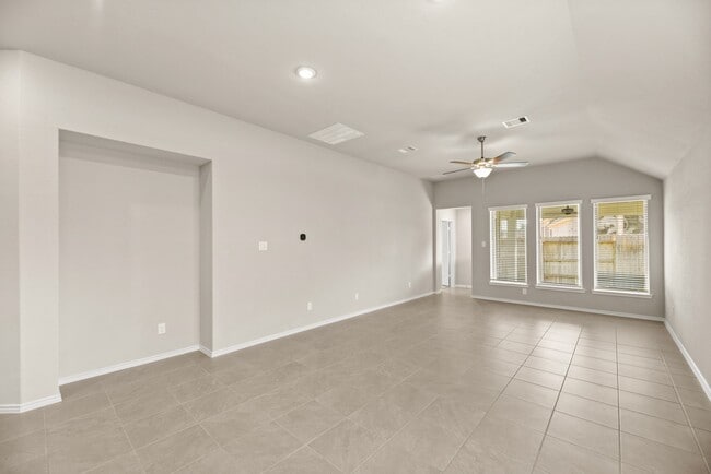 Building Photo - 1330 Lakeside Crk Rd