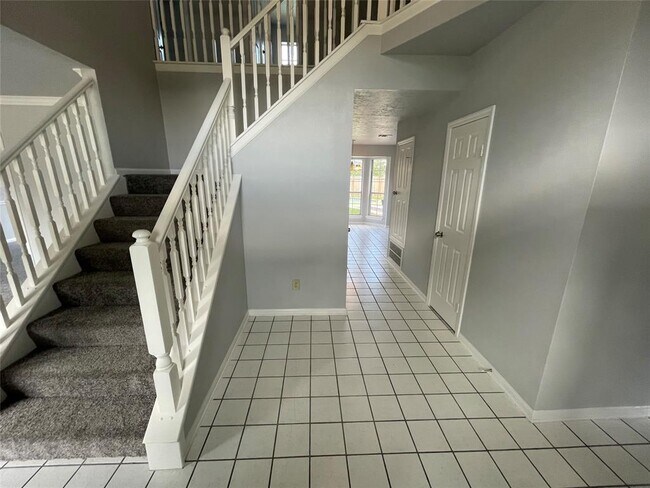 Building Photo - 14803 Silver Knight Ct