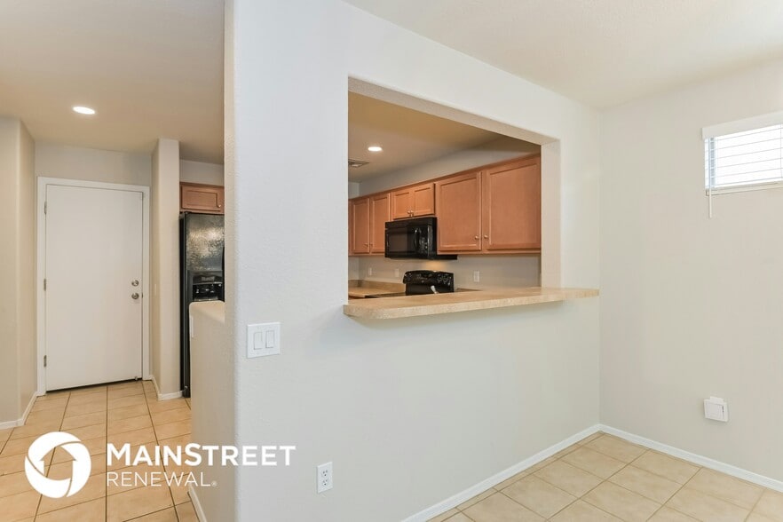 Building Photo - 10559 E Pleasant Pasture Dr