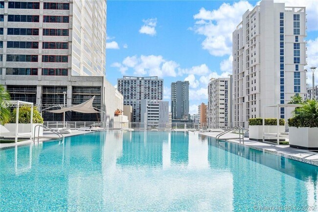 Building Photo - 690 SW 1st Ct