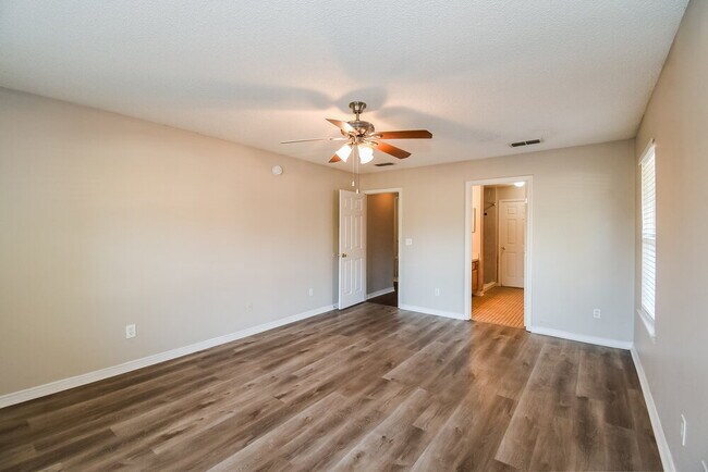 Building Photo - 481 Portobello Dr
