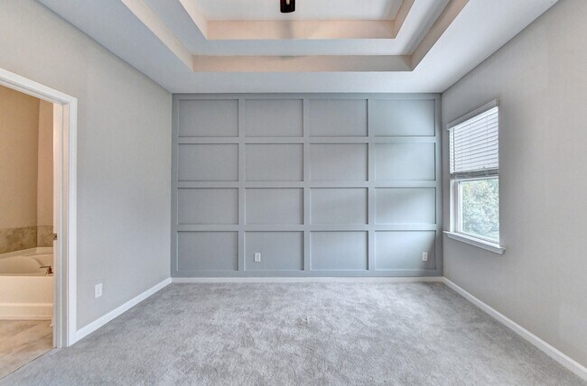 Building Photo - 4655 White St