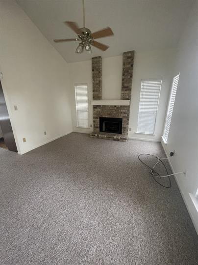 Building Photo - 728 W San Antonio St