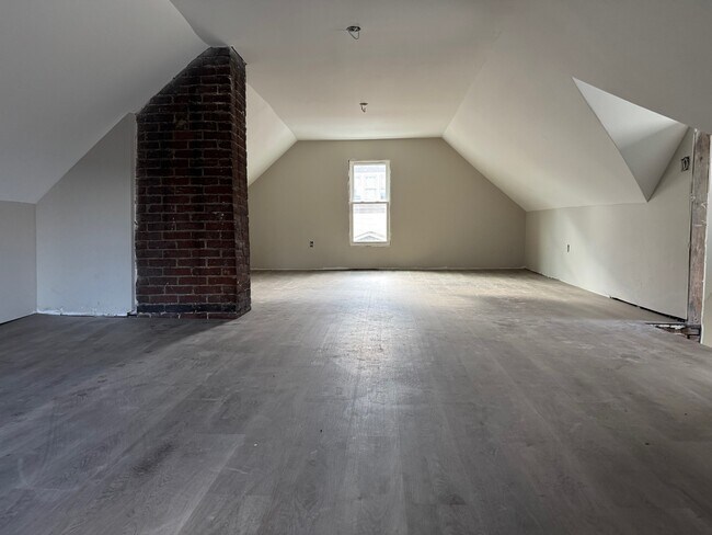 Building Photo - 433 Penn Ave