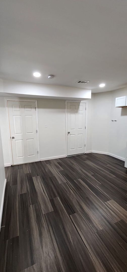 Building Photo - Newly Renovated 3-Bedroom Apartment in Pen...