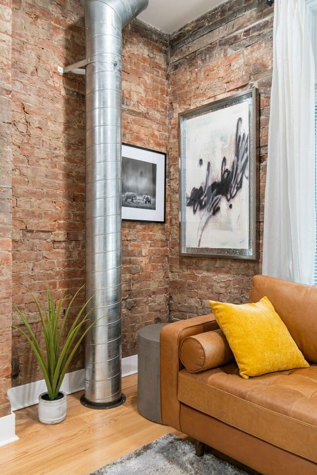 Building Photo - 6 Bed 4 bath Fully Furnished Oakland