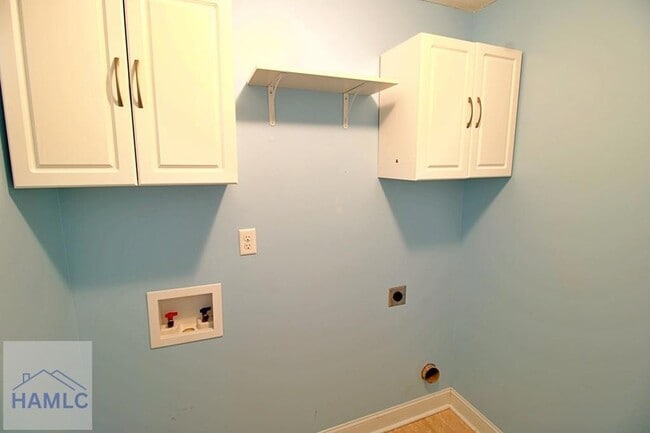 Building Photo - 702 Auburn Cv