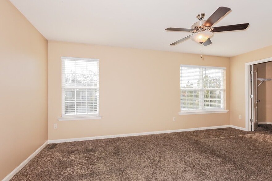 Building Photo - 209 Cimarron Ridge Crossing