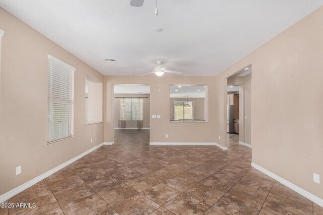 Building Photo - 2585 E Carob Dr