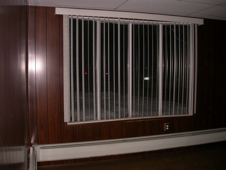 Building Photo - 70 Utica St