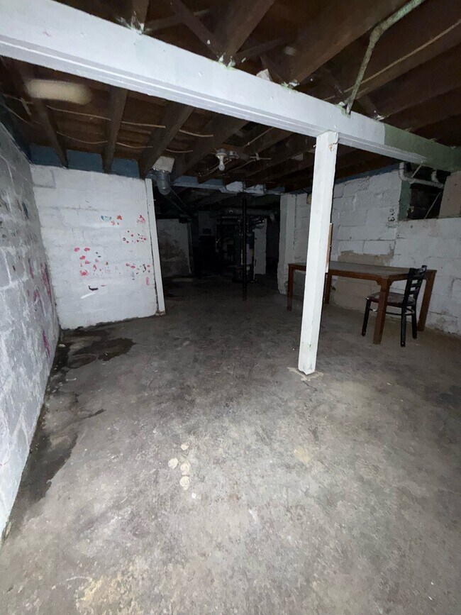 Building Photo - 1507 Stark Ave SW