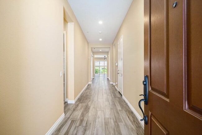 Building Photo - 4441 Via del Pellegrino