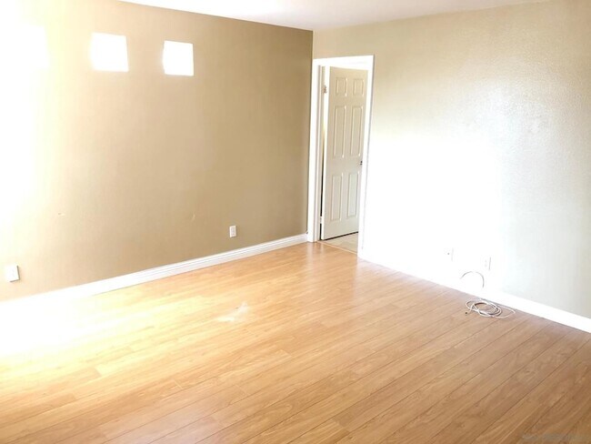 Building Photo - 7280 Hyatt St